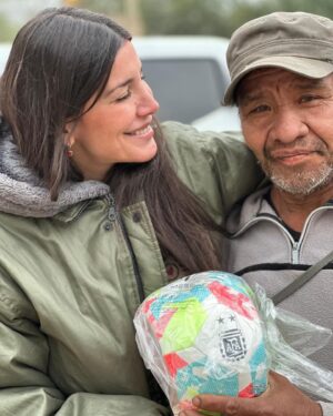 Andrea Rincón Instagram - Queremos contarles que en el mes de septiembre volveremos al Impenetrable Salteño. Para todos aquellos que tengan ganas de ayudarnos nuevamente necesitamos: 

✅ Leche en Polvo
✅ Pañales Solo para Bebés y Niños.
✅ Alimentos NO Perecederos: (Harina, Levadura, Azúcar, Chocolate para hacer Chocolatada, Fideos Guiseros,  Arroz, Polenta, Aceite).
✅ Juguetes Pequeños y peluches.
✅ Galletitas y Alfajores.
✅ Calzado SOLO para niños.
✅Ropa SOLO para Bebés y Niños.

Aclaración: se puede donar en especies, o hacer compra online en cualquier supermercado de salta capital. Comunicarse con 1155782404 (whatsapp)