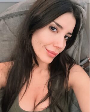 Andrea Rincón Instagram - “No soy un Ave Fenix, sino una mujer con una fuerza brutal que logró salir de los infiernos”.

- Chavela Vargas