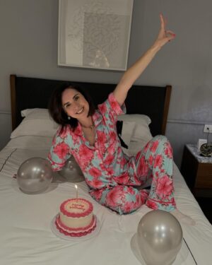 Andrea Torre Instagram - ✨ PYJAMA PARTY ✨

💋 @lorenacunda @dl_marcela @lau_torresgaribay @arimendoza0505 

🎽 @dressthepartysleepwear 
____
#ATH🍄 #andreatorre #pyjamaparty #amigas #nochedechicas #girls #friends #nigth🌙