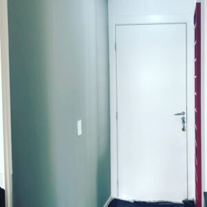 Andrei Soares Alves Instagram - Logo logo vídeo no canal mostrando o #QG ( mais um pouco do @mena.011 fazendo a art do corredor )