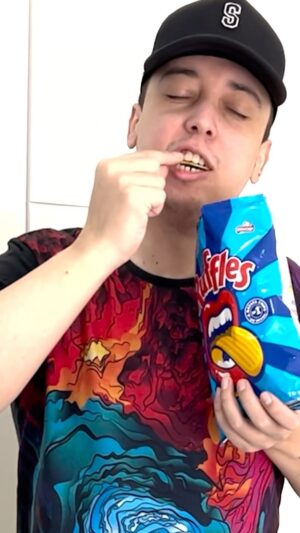 Andrei Soares Alves Instagram - @ruffles.oficial me chamou para contar um pouco sobre a onda que eu escolhi viver, a onda de ser streamer! Agora me diz você, qual é a sua onda?
#publicidade #vivaessaonda
