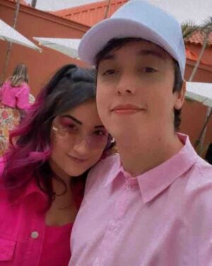 Andrei Soares Alves Instagram - O meme virou realidade ! Parabéns a mamãe @funbabe e ao papai @tilteddy