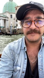 Actor Andrés Almeida HD Instagram Photos and Wallpapers December 2022