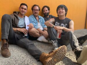Andrés Almeida Instagram - Boy Band? K Pop? Equipazo eso si! #cóyotl