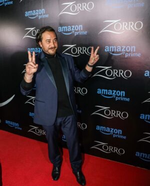 Andrés Almeida Instagram - Gran Noche de Premiere de #zorro Mañana no se pierdan el estreno mañana por @primevideomx @primevideolat @primevideo @primevideobr y el 25 de Enero por @primevideoes