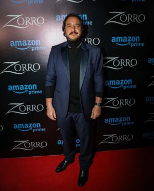Andrés Almeida Instagram - Gran Noche de Premiere de #zorro Mañana no se pierdan el estreno mañana por @primevideomx @primevideolat @primevideo @primevideobr y el 25 de Enero por @primevideoes