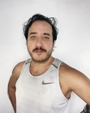 Andrés Almeida Instagram - Mientras temblaba hace rato, haciendo como si no pasara nada!!!! 🤯🤯🤯