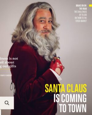 Andrés Almeida Instagram - A partir de Hoy ya pueden disfrutar de #reyescontrasanta por @primevideoes @primevideomx @primevideolat Arrancan las Navidades! Y ustedes de quien son, de los Reyes o de Santa?!!! @morenafilms @tripictures_cine