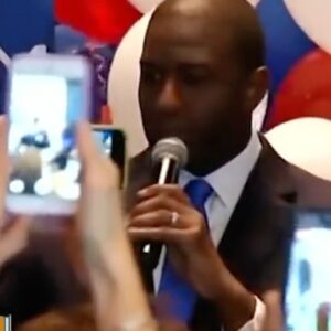 Andrew Gillum Instagram - Happy Birthday to our beloved and cohost, Andrew Gillum!! 🎂🎉

#nativelandpod #nlp #welcomehomeyall