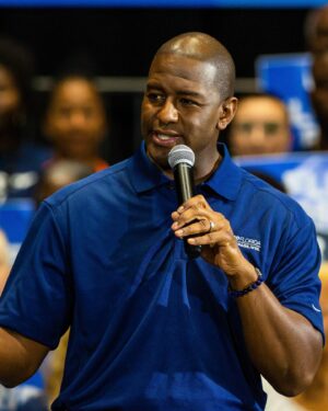 Andrew Gillum Instagram - Happy Birthday to our beloved and cohost, Andrew Gillum!! 🎂🎉

#nativelandpod #nlp #welcomehomeyall