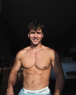 Andrew Neighbors Instagram - Squinting causes wrinkles 
❤️ur optometrist .. 

also extra content linked in bio