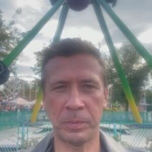 Andrey Merzlikin Instagram - Не грусти. Рано или поздно все станет понятно, все станет на свои места и выстроится в единую красивую схему, как кружева. Станет понятно, зачем все было нужно, потому что все будет правильно.

Льюис Кэрролл
.
#Жиза