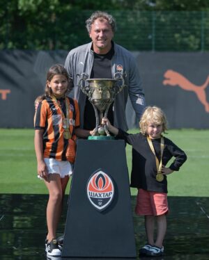 Andrii Piatov Instagram - Шахтар-Чемпіон для нас завжди 🧡🖤
