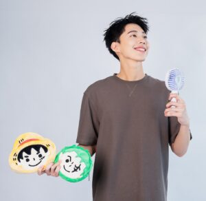 Andy Huang Instagram - 別再當陸地上的鹹魚了，快來7-ELEVEN和我們一起成為海賊王吧😂

🕒2024年7月24日下午3點起開搶！ 7-ELEVEN門市快閃購，不限消費金額，報手機號碼直接買！🛒 

👉更多商品看這裡👀 
https://www.7-11.com.tw/event/24kitty/onepiece.aspx

#7eleventw #航海王 #海賊王 #喬巴 #5檔 #草帽一夥 #新四皇 #日本 #一番賞 #ONEPIECE #我要成為海賊王 #魯夫 #WCF #小七

@7eleventw
