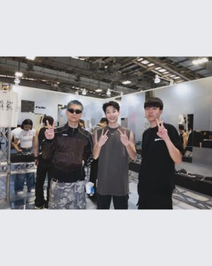 Andy Huang Instagram - 😎🚶🏻‍♂️‍➡️

Jewelry: @fe3c_official 

#gqstylefest