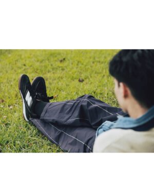 Andy Huang Instagram - 這季節，New Balance RC42 陪我度過每一個炎熱的日子，讓我的夏日步伐，輕盈而自在。無論是休閒日常還是上班通勤，都能一搭即合。

RC42融合了復古與現代，皮革細節搭配麂皮點綴，既顯時尚又不失舒適。它能輕鬆搭配各種穿著，無論是正裝還是休閒褲，都能輕鬆駕馭。

想跟我一起體驗RC42隨性的自在嗎？快到門市試穿，感受它的百搭魅力吧！

#自在型走NB一搭即合 #NBRC42