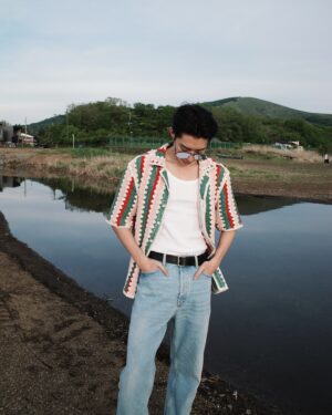 Andy Huang Instagram - 幸運的遇到一隻比我還愛拍照的天鵝 🦢
#山中湖