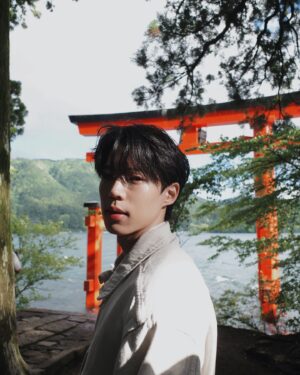 Andy Huang Instagram - 水上的鳥居⛩️
#箱根神社