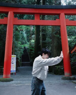 Andy Huang Instagram - 水上的鳥居⛩️
#箱根神社