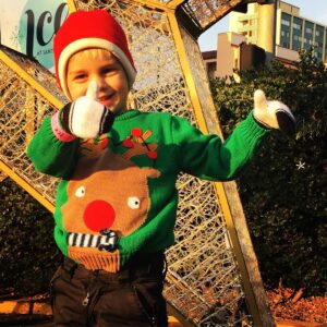 Andy Puddicombe Instagram - It’s beginning to look a lot like 🎄And Harley’s getting ready to ⛸ X