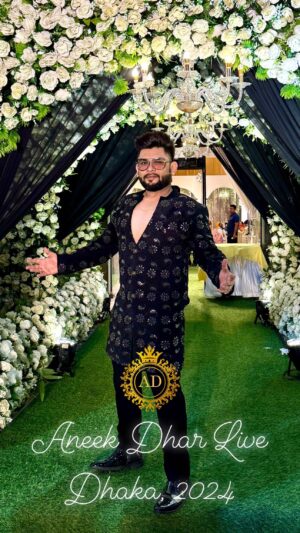 Aneek Dhar Instagram - Aneek Dhar, rocking the floor at a wedding event of one of his close friends, at Golf Garden, Army Golf Club in Dhaka, Bangladesh. Enjoy 🔥💥 

For bookings & enquiries, contact  919831035232.

#AneekDharLive #Wedding #Event #LiveShow #Saregamapa #Winner #MusicDirector #Performer #PlaybackSinger #PublicFigure @swapnainc