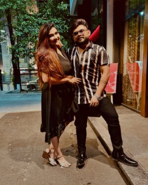 Aneek Dhar Instagram - Thank you maa papa for the awesome #Jamaishasti dinner at @takitaki.kolkata ! After your daughter, the thing I love the most is #sushi and I had a great #lastnight 🍣🍱🍤🍛