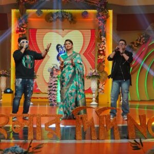 Aneek Dhar Instagram - আজ থাকছি @zeebanglaofficial #Didino1 এ special জেলার সেরা Grand Finale episode এ । দেখতে ভুলবেন না , ঠিক রাত 8:30 pm
•
#emonchatterjee #didino1 #aneekdhar #rachanabanerjee #insta #instagram #instapost #grandfinale #specialepisode #indianidol #saregamapa