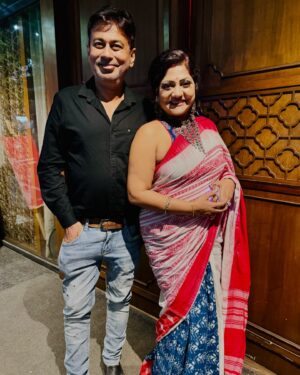 Aneek Dhar Instagram - Thank you maa papa for the awesome #Jamaishasti dinner at @takitaki.kolkata ! After your daughter, the thing I love the most is #sushi and I had a great #lastnight 🍣🍱🍤🍛