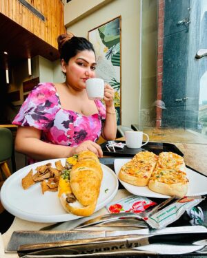 Aneek Dhar Instagram - Breakfast scenes with my babies ❤️❤️🧿🧿 @iamaneekdhar @iamaadavandhar