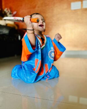 Aneek Dhar Instagram - Probably the tiniest Indian supporter showing his raw emotions.This day is special for India, for us 🇮🇳❤️🙏 Thank you @indiancricketteam for all the precious memories you gifted us. 🧿😇 #icc #t20worldcup #final #t20worldcup2024 #india