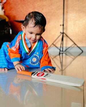 Aneek Dhar Instagram - Probably the tiniest Indian supporter showing his raw emotions.This day is special for India, for us 🇮🇳❤️🙏 Thank you @indiancricketteam for all the precious memories you gifted us. 🧿😇 #icc #t20worldcup #final #t20worldcup2024 #india