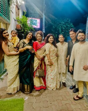 Aneek Dhar Instagram - My family, my biggest strength ❤️🤗🙏⭐️ #EidMubarak