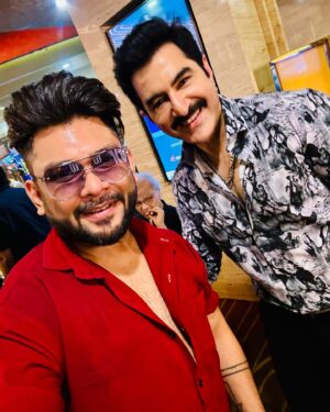 Aneek Dhar Instagram - Thank you @jeet30 da & dearest @rukminimaitra for having me at the special screening of #Boomerang tonite ! Truly enjoyed your performance and the efforts were clearly visible on the big screen. Playing a robot is not that easy which Rukmini has pulled out effortlessly. Kudos to @souvik_montage da for the wonderful direction and @nilayanofficial for the amazing music. Wishing the best to the entire team ! ❤️❤️ @gopal.madnani @amitjumrani @grassrootent @jeetzfilmworks @ankitachakraborty28