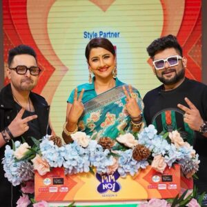 Aneek Dhar Instagram - আজ থাকছি @zeebanglaofficial #Didino1 এ special জেলার সেরা Grand Finale episode এ । দেখতে ভুলবেন না , ঠিক রাত 8:30 pm
•
#emonchatterjee #didino1 #aneekdhar #rachanabanerjee #insta #instagram #instapost #grandfinale #specialepisode #indianidol #saregamapa