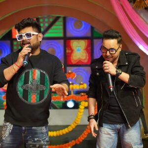 Aneek Dhar Instagram - আজ থাকছি @zeebanglaofficial #Didino1 এ special জেলার সেরা Grand Finale episode এ । দেখতে ভুলবেন না , ঠিক রাত 8:30 pm
•
#emonchatterjee #didino1 #aneekdhar #rachanabanerjee #insta #instagram #instapost #grandfinale #specialepisode #indianidol #saregamapa