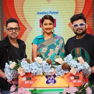 Aneek Dhar Instagram - আজ থাকছি @zeebanglaofficial #Didino1 এ special জেলার সেরা Grand Finale episode এ । দেখতে ভুলবেন না , ঠিক রাত 8:30 pm
•
#emonchatterjee #didino1 #aneekdhar #rachanabanerjee #insta #instagram #instapost #grandfinale #specialepisode #indianidol #saregamapa
