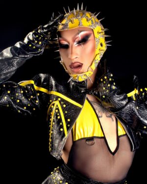 Anetra Instagram - Stepping on thru with these goose bumps and Shivers! 🤩💛

📸:@bryan.clavel 
🪖:@abrahamdlevy(sparkle by me)✨
👗:@iamanetra
