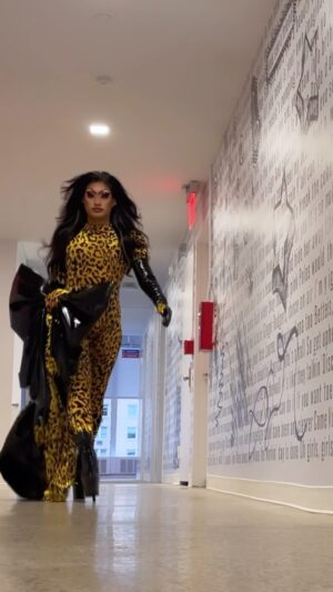Anetra Instagram - Oh to be @cindybruna😮‍💨💛 #pressweek #dragrace #mtvnews