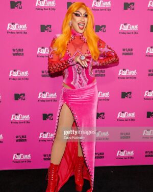 Anetra Instagram - Ooou GAHRL - shes about to have herses! ✨💗 I can’t believe today is finally here!! 🥹 #dragrace #season15premiere 

✨don’t miss the 2 hour premiere of @rupaulsdragrace TONIGHT on @mtv @8pm ✨