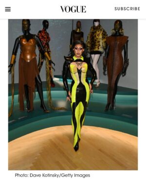 Anetra Instagram - This was nothing short of incredible to explore in person! 🤩✨🤯

👗: @xvenusprototypex @joserodrigo_x 
@voguemagazine @rupaulsdragrace