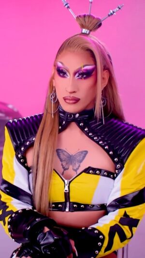 Anetra Instagram - Where my queens with RBF at? 🙋‍♀️😈 #DragRace Season 15 premieres Friday January 6 at 8/7c — NOW ON @mtv 👑