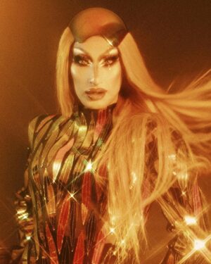 Anetra Instagram - Crash landed from the planet C*nt🤩✨🛰💫

📸: @bryan.clavel 
👗:@iamanetra 
 #whoisshe #dragrace #runway #rupaulsdragraceseason15