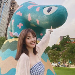 Angel Han Instagram - 台中歌劇院打卡成功😊
