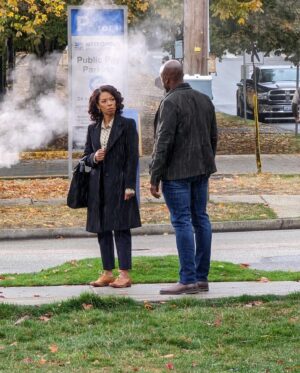 Angel Parker Instagram - Brother/Sister relationships are complicated on @cwsupermanandlois but working with @woleparks is a dream. #wondertwins