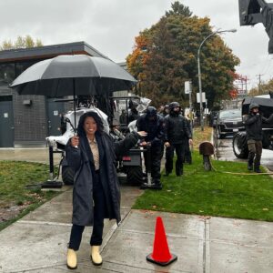Angel Parker Instagram - Rainy day in LA or shooting @cwsupermanandlois in Vancouver? Either way, I hope you’ll cozy up and watch the Season 3 premiere TONIGHT on @thecw 🌧️