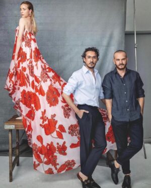 Ángela Cremonte Instagram - ❣️haría de mascarón de proa de cualquier barco que timonearan ellos❣️ @the2ndskinco ⚓️

La Dolce Vita para @holafashion_es este octubre 🍁 wearing SERENDIPIA MAXI DRESS

 📸 @antonioterronphoto
💄 @jen_barreiro