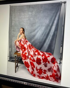Ángela Cremonte Instagram - ❣️haría de mascarón de proa de cualquier barco que timonearan ellos❣️ @the2ndskinco ⚓️

La Dolce Vita para @holafashion_es este octubre 🍁 wearing SERENDIPIA MAXI DRESS

 📸 @antonioterronphoto
💄 @jen_barreiro