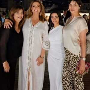 Angela Gerekou Instagram - «Γη της ελιάς» στο city hall of Athens✨🤍 
 Εκδήλωση για τα Emmy Awards 
#εκομε #cityHallOfAthens #AngelaGerekou #gitiselias #girls