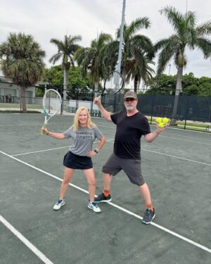 Angela Kinsey Instagram - Team Hot Dog Fingers is ready to take the court! ❤️🎾