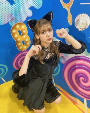 Angela Mei Instagram - 関コレありがとうございましたっ
黒猫🐈‍⬛
楽しかった〜！今回もうちわ見つけれて嬉しい🥺いつもありがとうっ
またすぐ会いに来るからね〜みんなすき

#関コレ #関西コレクション 
#sugarnine